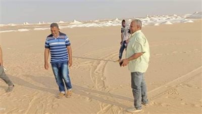 طلبة إدارة الفرافرة التعليمية يشاركون الإحتفال بيوم البيئة العالمي 