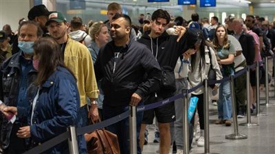 موظفو الأمن بمطار هيثرو يضربون عن العمل خلال الصيف بسبب الأجور