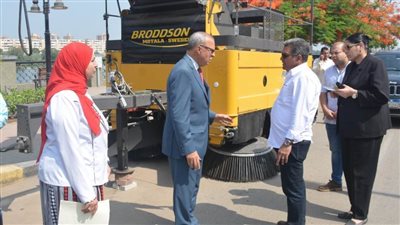 المصرية للتكرير تدعم منظومة النظافة بشبرا الخيمة بسيارتي شفط أتربة 