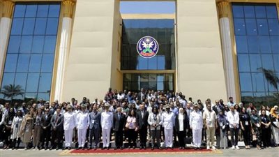 أكاديمية الشرطة تستقبل عددًا من الشباب المشاركين بمنحة ناصر للقيادة الدولية