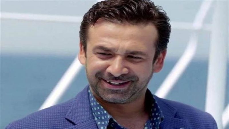 الفنان كريم عبد العزيز