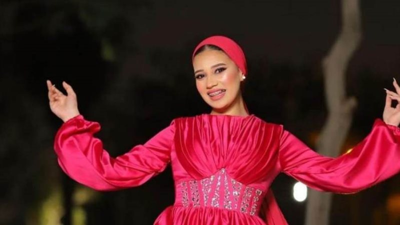 الفنانة منة طه