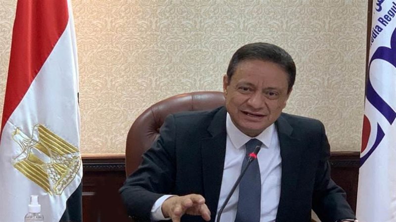 الكاتب الصحفي كرم