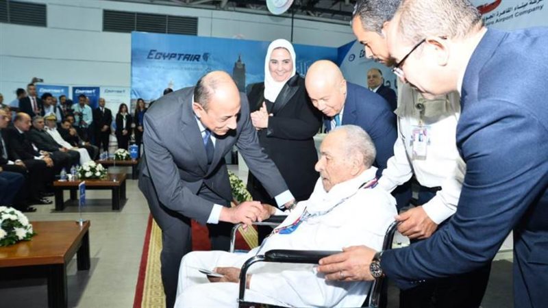 وزير الطيران ووزيرة