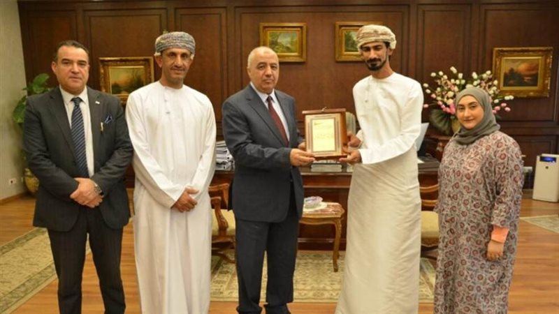 لقاء الوفد العماني