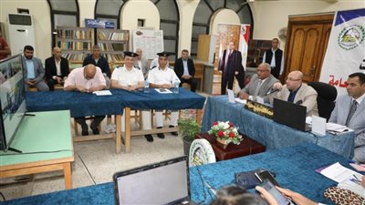 محافظ بني سويف يطمئن على انتظام امتحانات الثانوية العامة في يومها الأول