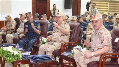 رئيس الأركان يشهد تنفيذ مشروع مراكز القيادة التعبوي الذي ينفذه الأسطول الجنوبي