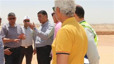 وزير الإسكان يتابع موقف أعمال المرافق والطرق بمنطقة الحزام الأخضر بـ ٦ أكتوبر