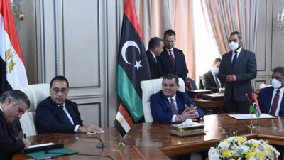 رئيسا وزراء مصر والعراق يشهدان توقيع 11 وثيقة تعاون بين البلدين