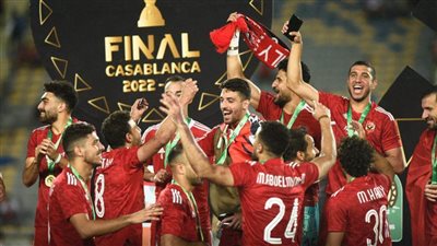 عاجل| بالفيديو.. فرحة هستيرية داخل غرفة ملابس الأهلي عقب التتويج بالأميرة السمراء