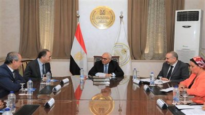 عاجل.. وزير التربية والتعليم يبحث سبل التعاون مع رئيس الجامعة الأمريكية بالقاهرة