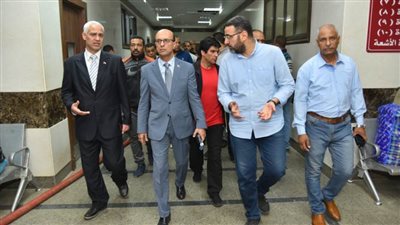 رئيس جامعة  أسيوط يتفقد مستشفى الإصابات 