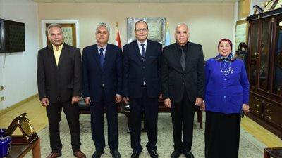 جامعة سوهاج تمنح درجة الماجستير لباحث في مجال الميكروبيولوجي