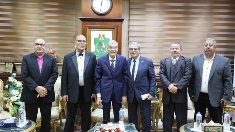 وفد المجلس العام