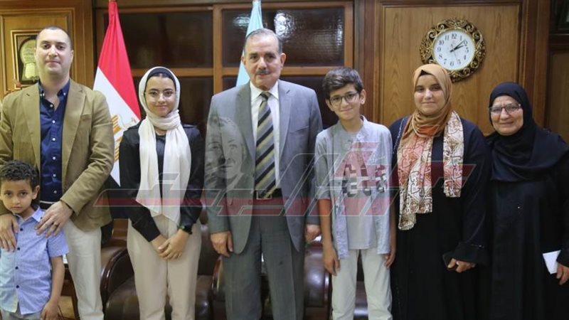 خلال استقبال المحافظ