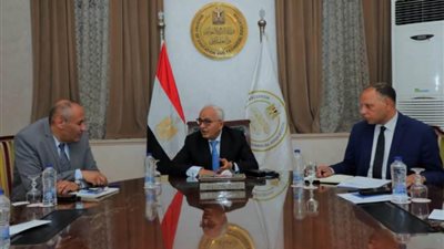 رضا حجازي يعتمد نماذج إجابة امتحانات الثانوية العامة للمواد غير المضافة للمجموع