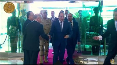 عاجل.. الرئيس السيسي يصل إلى مقر افتتاح محطة 