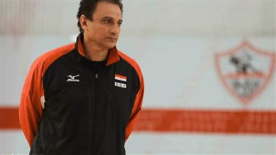 حسن الحصري يقترب من طائرة الاتحاد السكندري