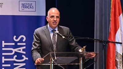 وزير الري يتفقد المعرض المقام على هامش اجتماع الجمعية العمومية لمجلس وزراء المياه الأفارقة