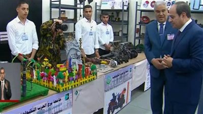 الرئيس السيسي يتفقد جامعة برج العرب التكنولوجية