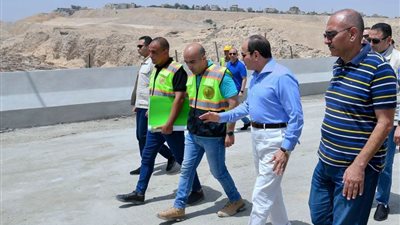 الرئيس السيسي يتفقد أعمال تطوير عدد من الطرق والمحاور بالقاهرة الكبرى
