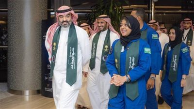 رواد الفضاء السعوديون يصلون إلى أرض المملكة 
