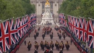 عاجل| بالفيديو.. موكب عيد ميلاد تشارلز الثالث لأول مرة كملك 