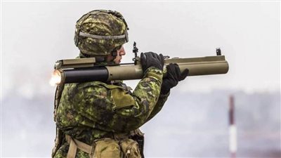 كندا تزود أوكرانيا بآلاف البنادق الهجومية وأكثر من مليون طلقة