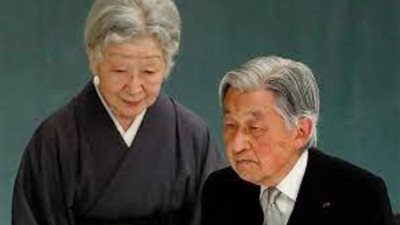 إمبراطور اليابان وقرينته يبدأن زيارة ودية إلى إندونيسيا 