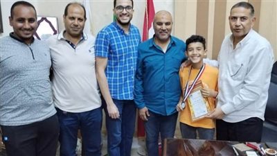 رئيس نادي المنيا يكرم شادي تامر لحصوله على برونزية بطولة الجمهورية للملاكمة