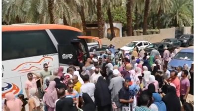 بدموع الفرح والزغاريد.. الوادي الجديد تودع الفوج الثاني من حجاج الجمعيات