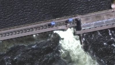 أوكرانيا : ارتفاع قتلى انهيار سد خاكوفكا إلى 17