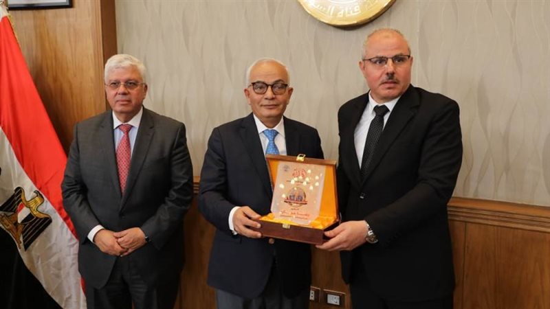 وزير التعليم ورئيس