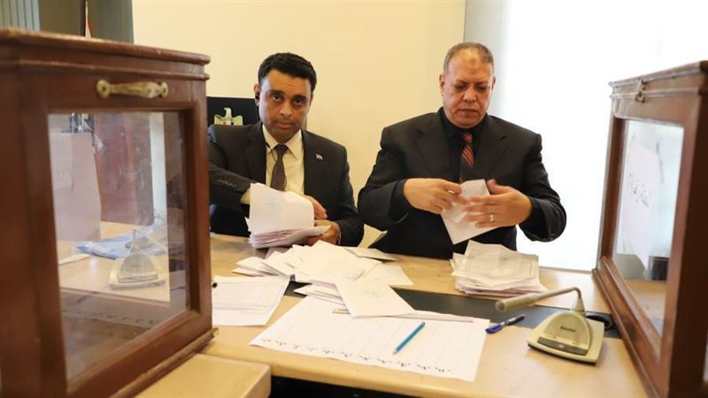 بدء فرز الأصوات الانتخابية