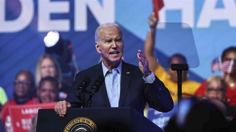 جو بايدن خلال تجمع