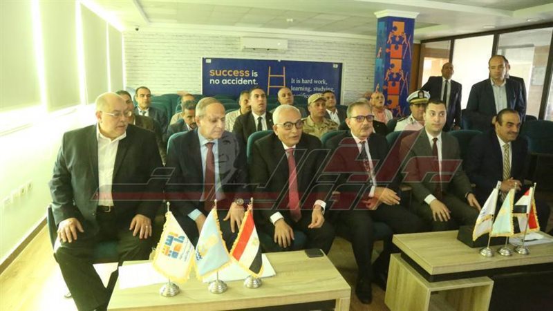 وزيرة التربية والتعليم