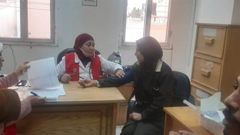 فحص 325 ألف مواطن