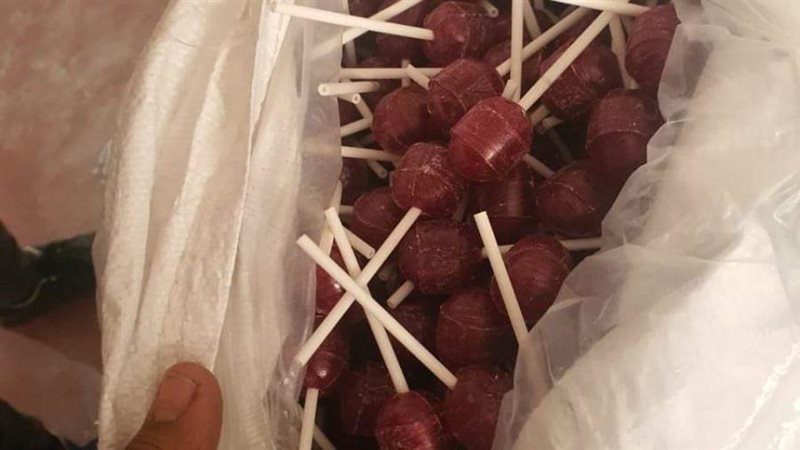 ضبط مصاصات أطفال