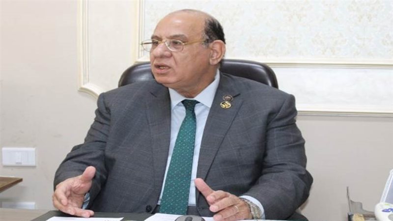 الدكتور طلعت عبد