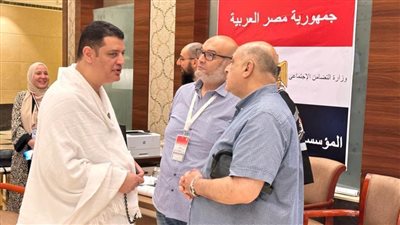 وزيرة التضامن تتابع عمليات تفويج حجاج الجمعيات الأهلية