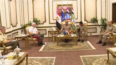 عاجل.. وزير الدفاع يلتقي رئيس اللجنة العسكرية للاتحاد الأوروبي