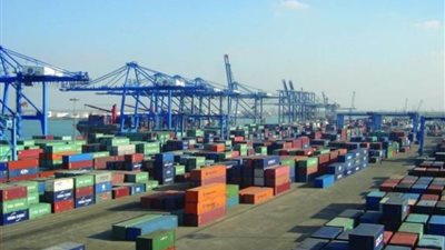 ميناء دمياط يتداول 39 سفينة للحاويات والبضائع العامة خلال 24 ساعة