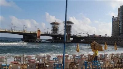 بحار الإسكندرية ترفع الرايات الحمراء وتعلن غدًا بداية فصل الصيف