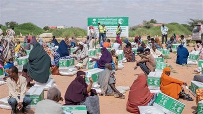 مركز الملك سلمان للإغاثة يوزع مساعدات إيوائية للمتضررين من الجفاف في الصومال