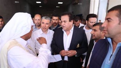 وزير الصحة يلتقي العمد والمشايخ ويوجه بتوفير نقطة إسعاف بالضبعة