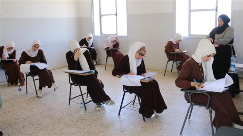 طلاب الشهادة الثانوية