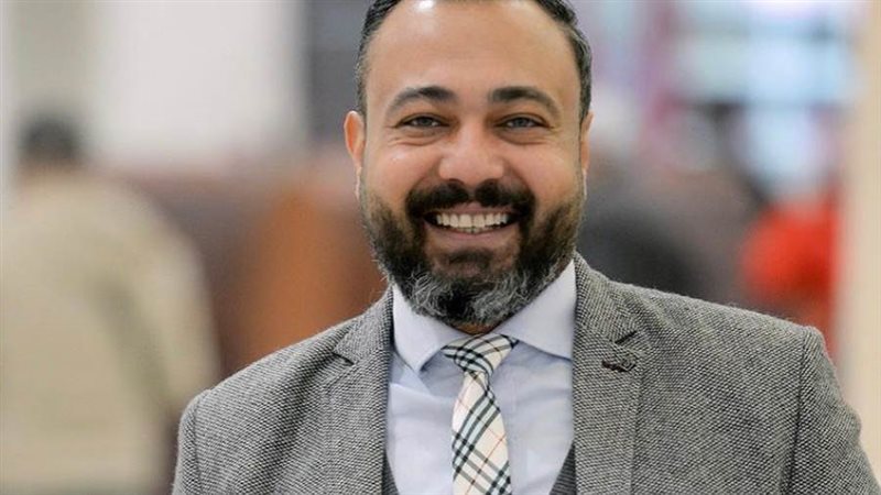 الناشر محمود عبد