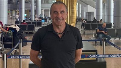 فريتز شميد يصل القاهرة لتولي منصبه في الزمالك 