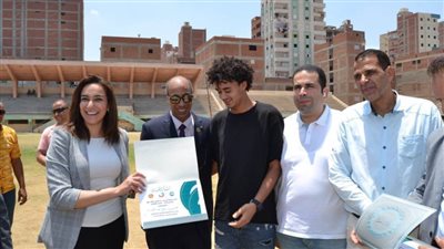 لحصوله على المركز الأول.. نائب محافظ البحيرة تكرم لاعبي فريق مركز شباب إيتاى البارود