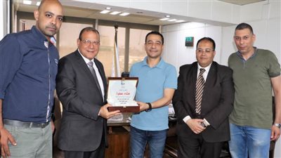 النقابة العامة للصحافة والطباعة والإعلام تكرّم رئيس هيئة قصور الثقافة